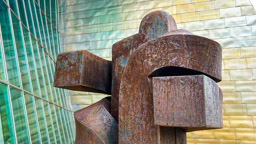 Skulptur von Eduardo Chillida